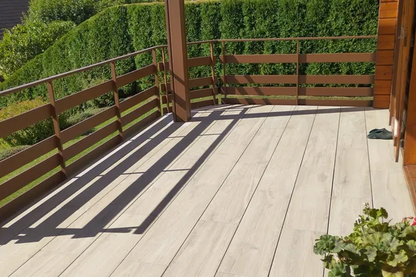 Terrasse en dalles à Petite Chaux