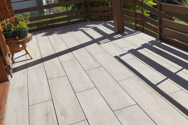 Terrasse en dalles à Petite Chaux — photo 3