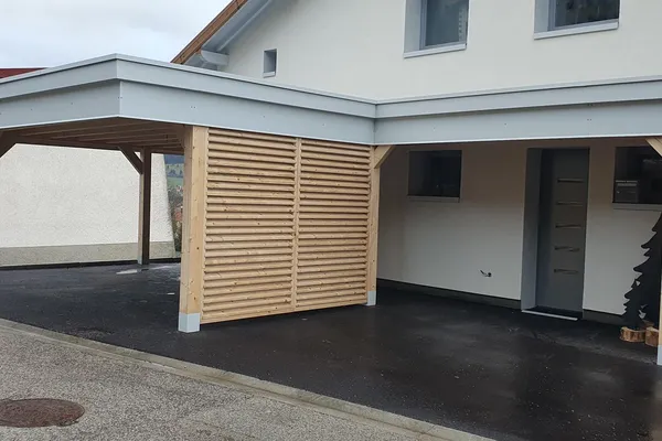 carport toit plat, couverture EPDM, bardage claire voie