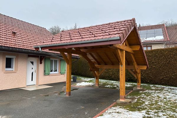Carport 2 pentes inégales simple 5.7x4.0