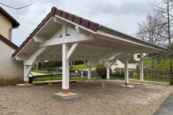 Carport deux pentes inégales 3 places