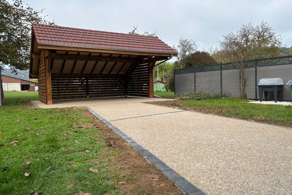 Carport deux pentes inégales 5.9x6.3