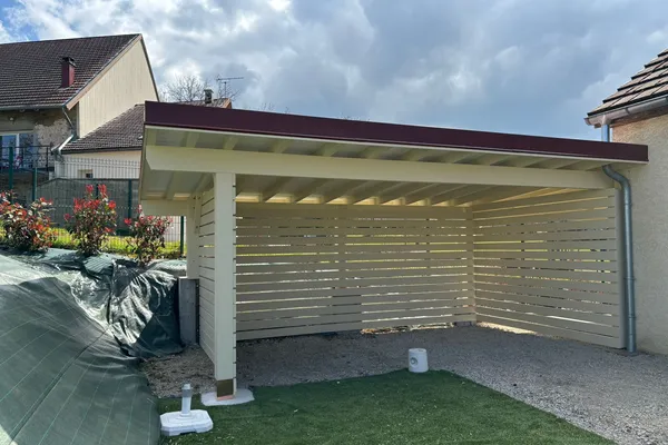 Pool house