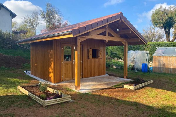 Abri de jardin 4×3 m à Hauteroche