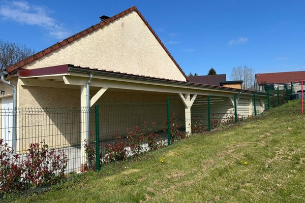Auvent bois accolé sur mesure réalisé par Tonnaire — réalisation 4