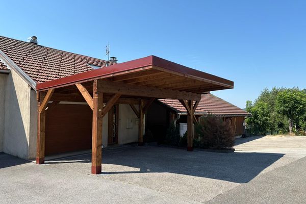 Auvent bois accolé sur mesure réalisé par Tonnaire — réalisation 11