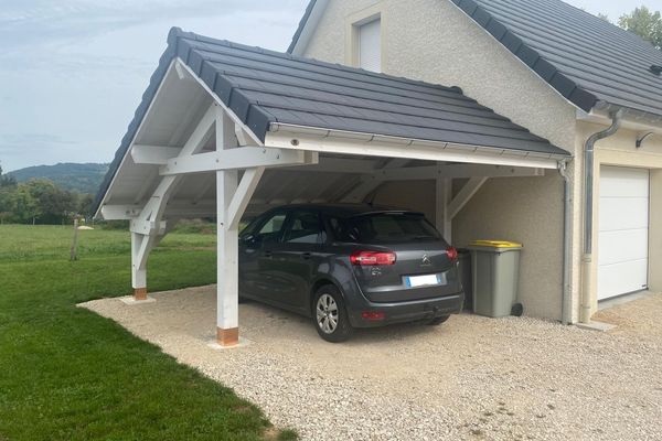 Auvent bois accolé sur mesure réalisé par Tonnaire — réalisation 3