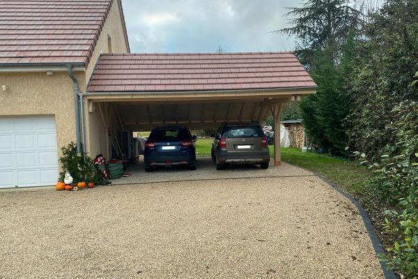 Auvent accolé 5,80 × 6,50 m à Belmont