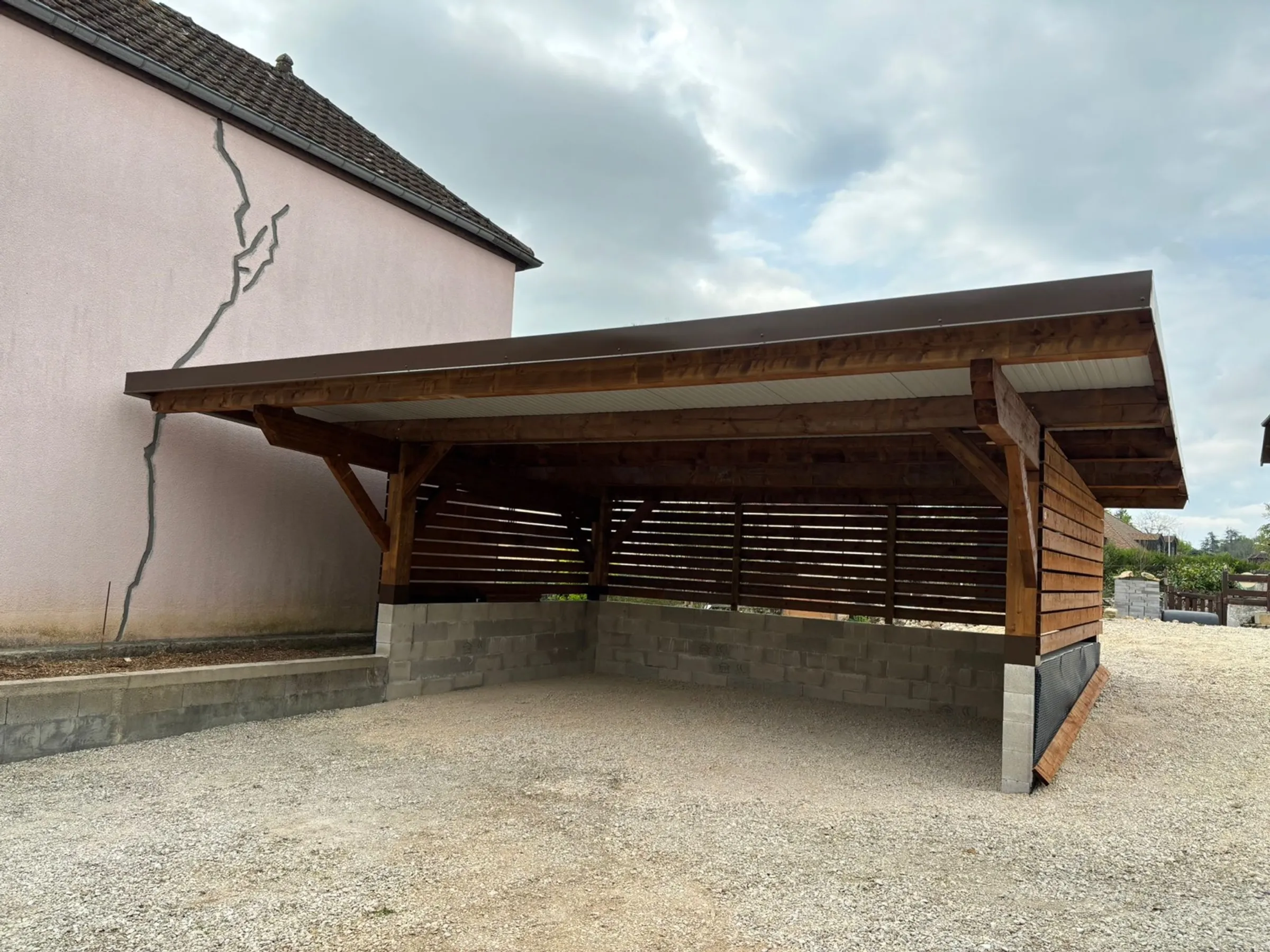 Auvent bois accolé sur mesure réalisé par Tonnaire — réalisation 6