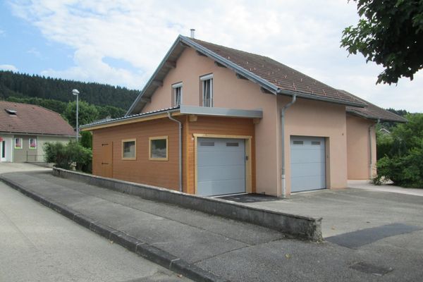 Garage bois sur mesure réalisé par Tonnaire — réalisation 30