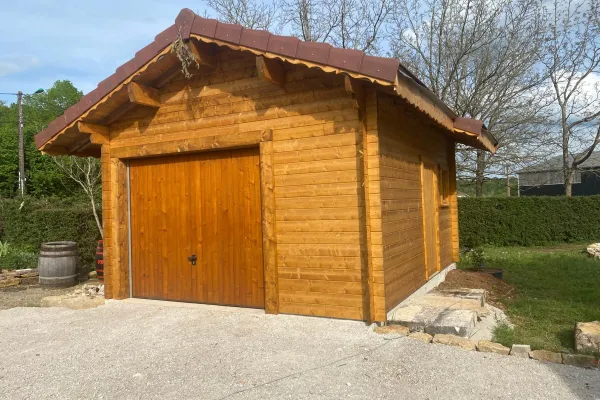 Garage bois sur mesure réalisé par Tonnaire — réalisation 13