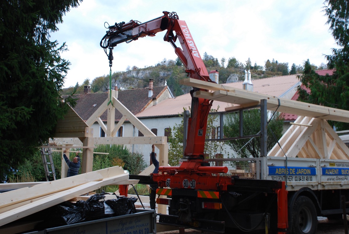 Montage de structure bois en cours de chantier